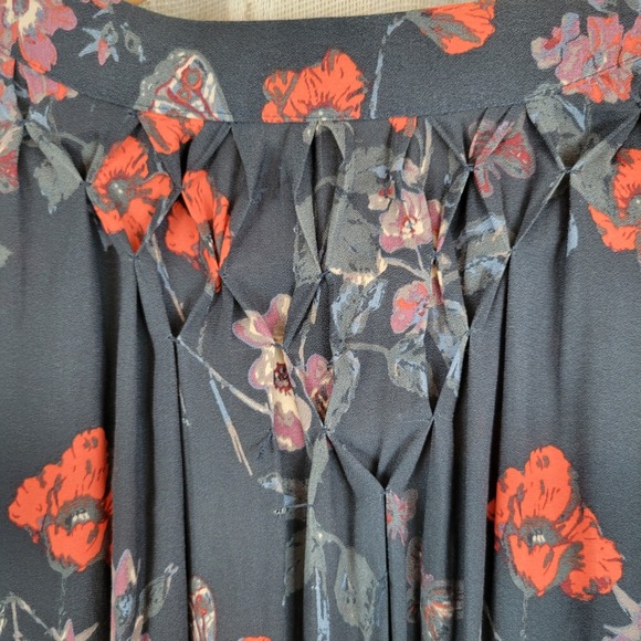 Free People Pebble Crepe So Fine Smocked Tunic Top Size Large Floral Blue Red - Picture 9 of 11